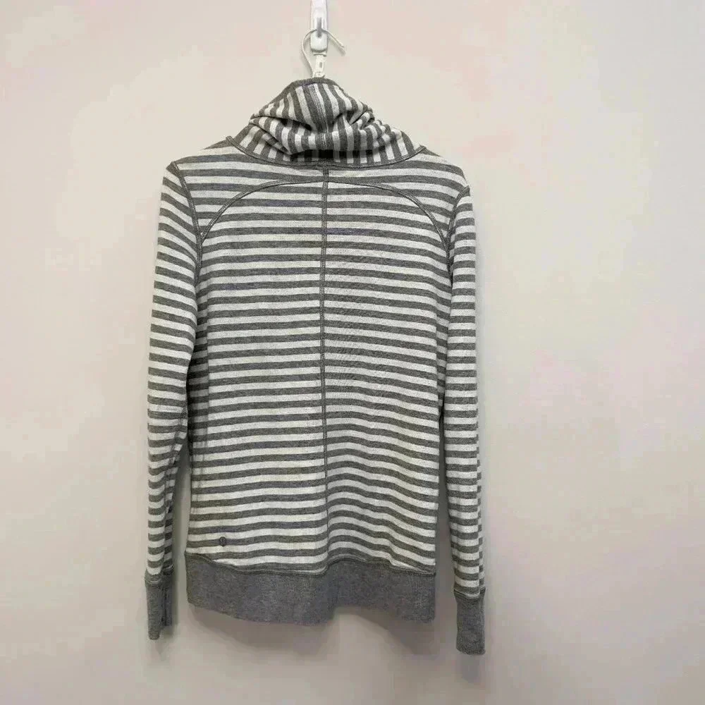 Lululemon In A Cinch Long Sleeve Pullover Sweater Reversible Grey Women's Medium - Picture 14 of 15